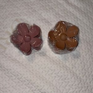 Floral Shaped hair claw clips in Pink and Brown